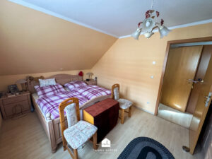 Schlafzimmer 1 (1.OG)