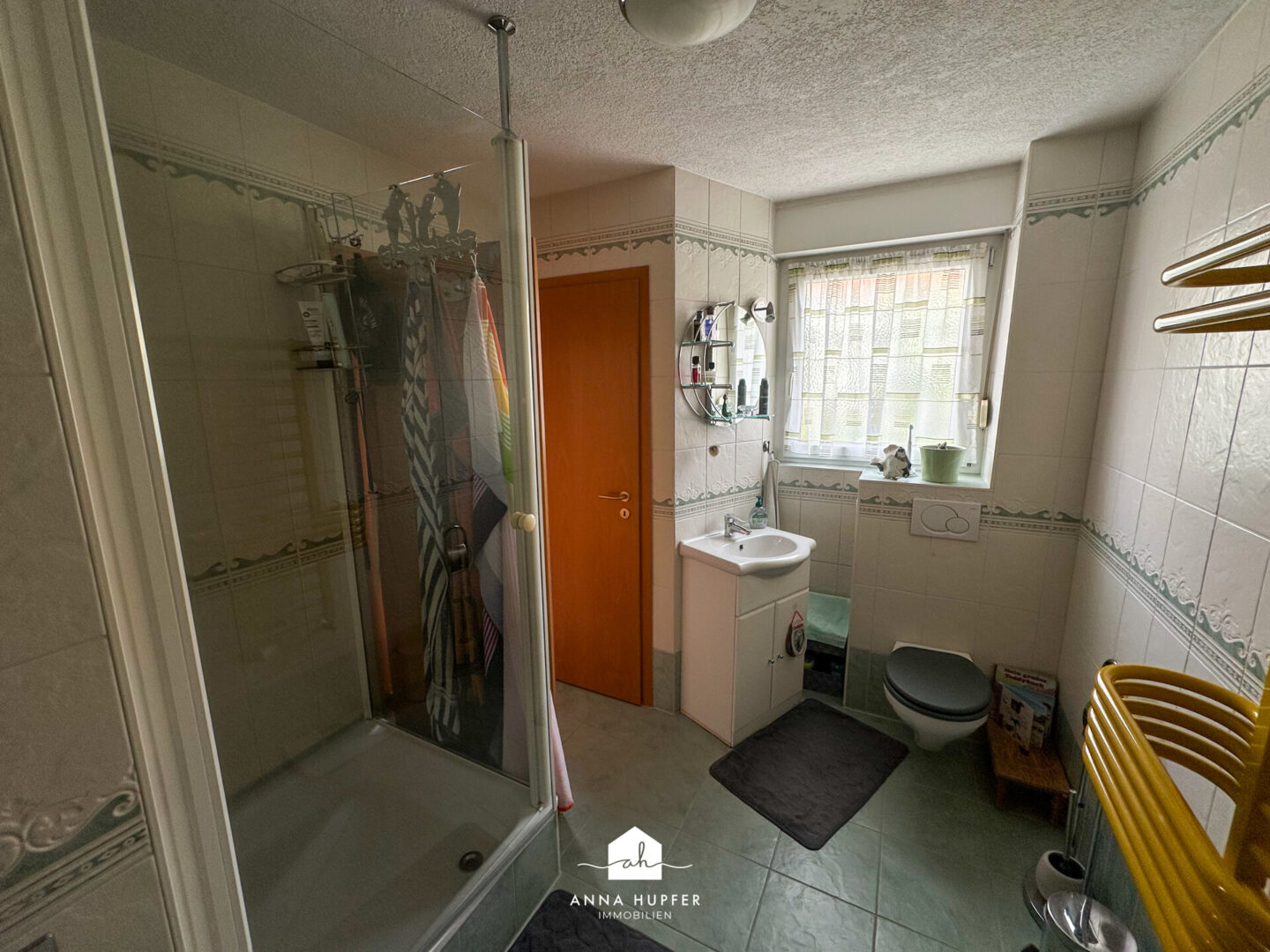 Badezimmer (EG)