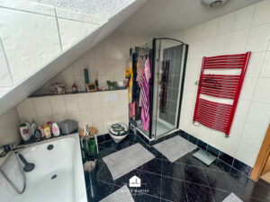 Badezimmer (1.OG)