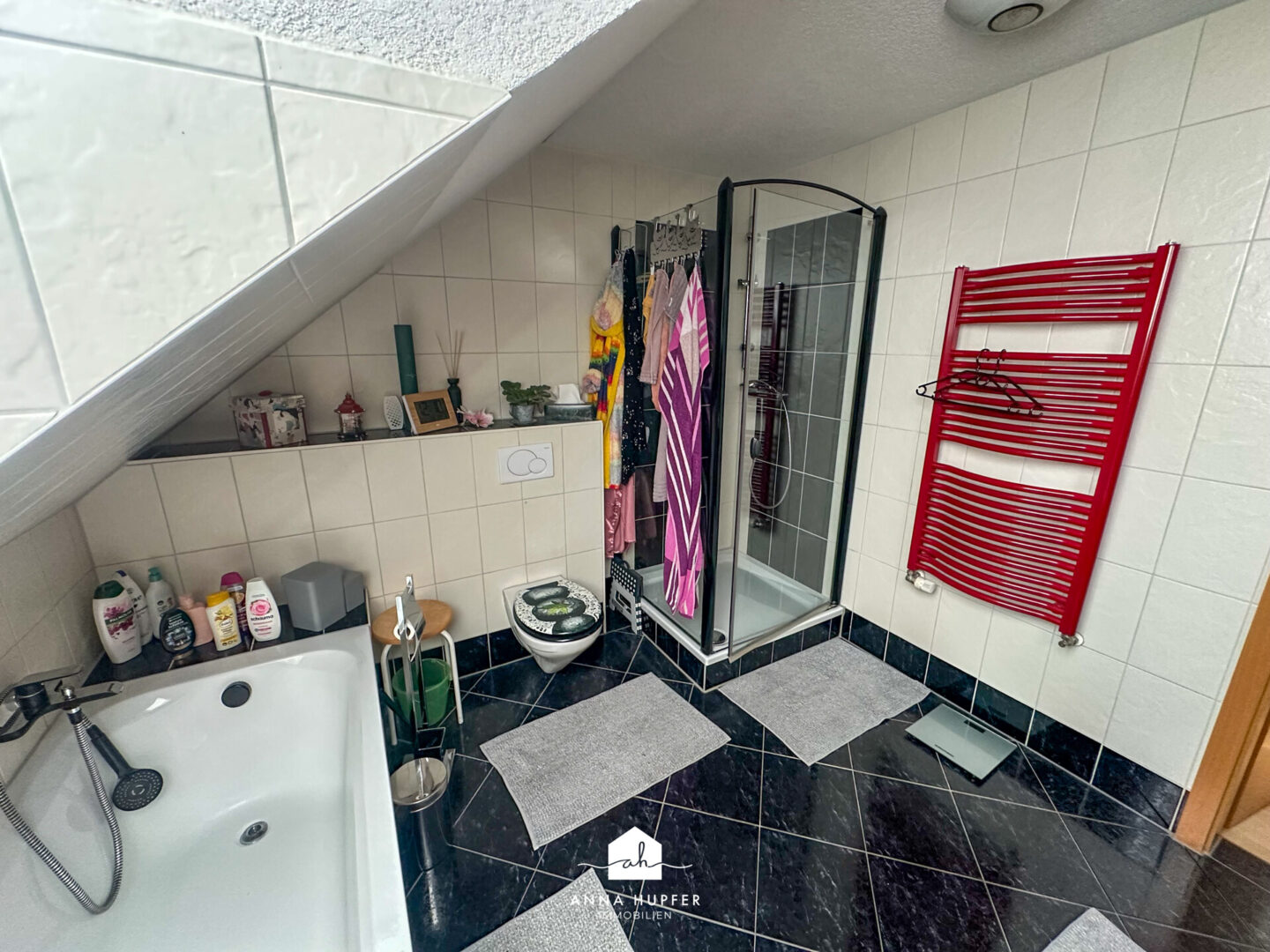 Badezimmer (1.OG)